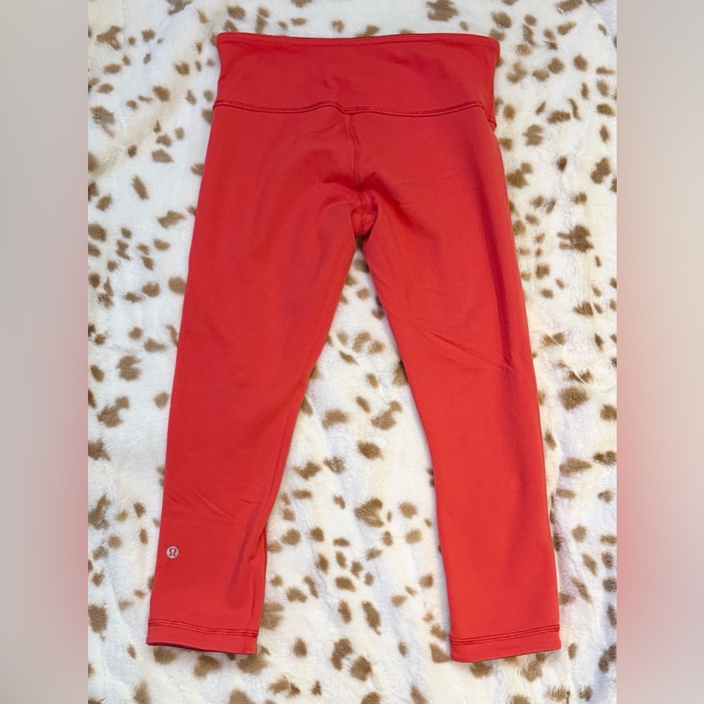 Women’s lululemon Reversible Wonder Under Crop size 6